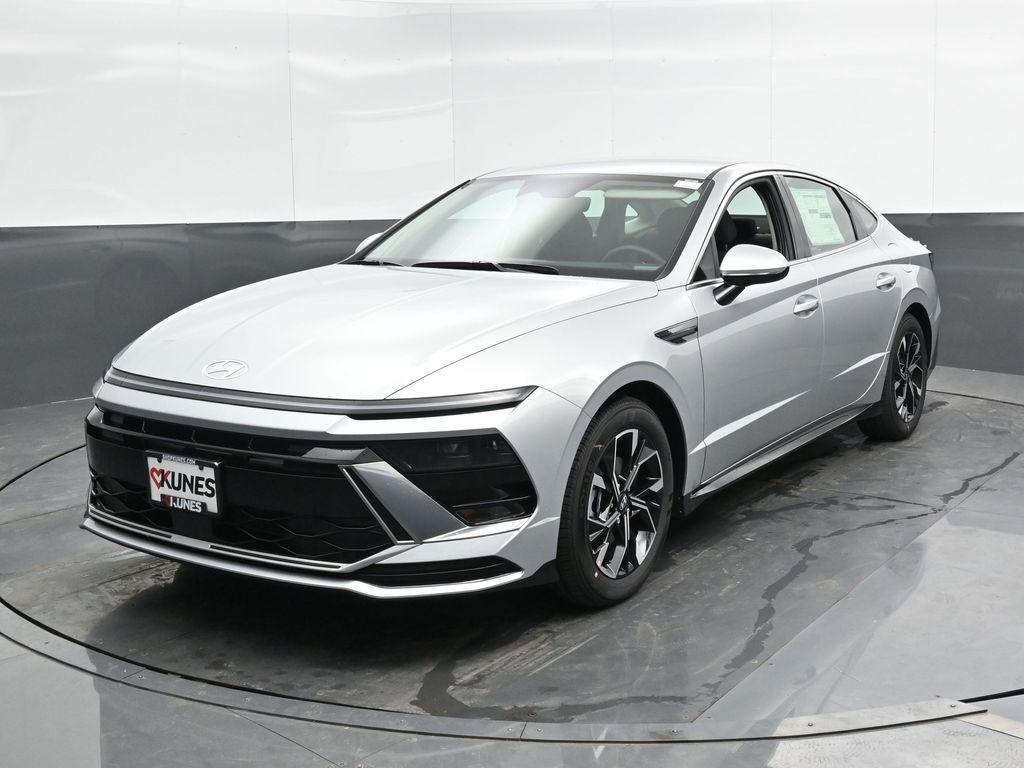 new 2025 Hyundai Sonata car, priced at $29,195
