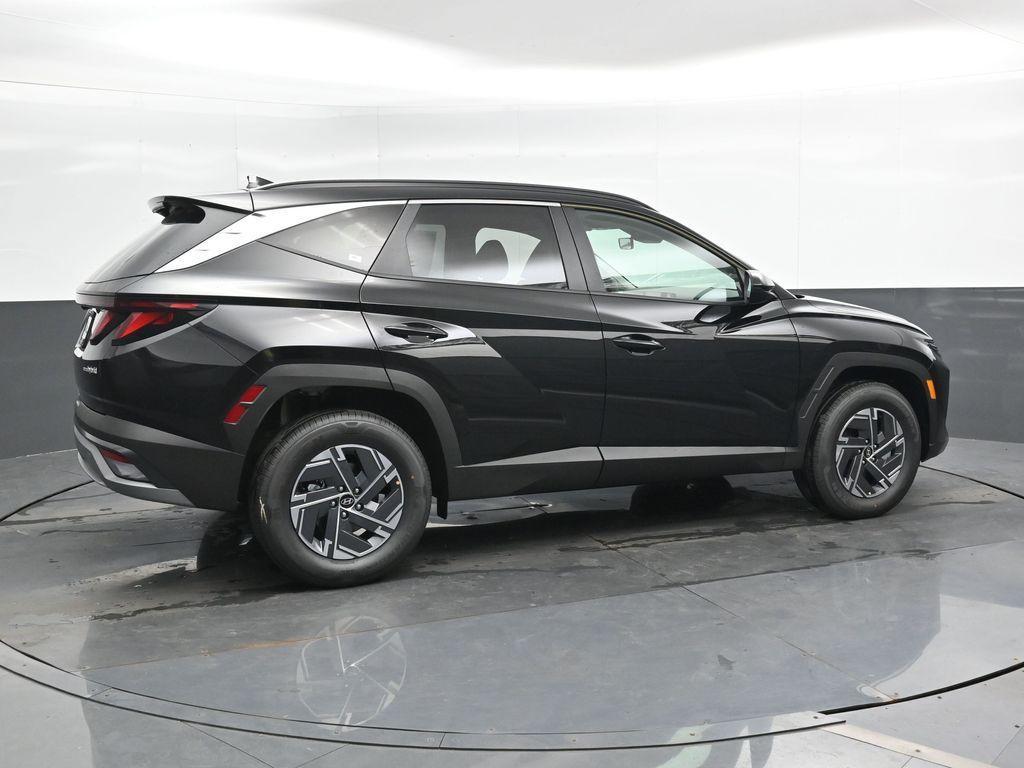 new 2025 Hyundai TUCSON Hybrid car, priced at $33,260