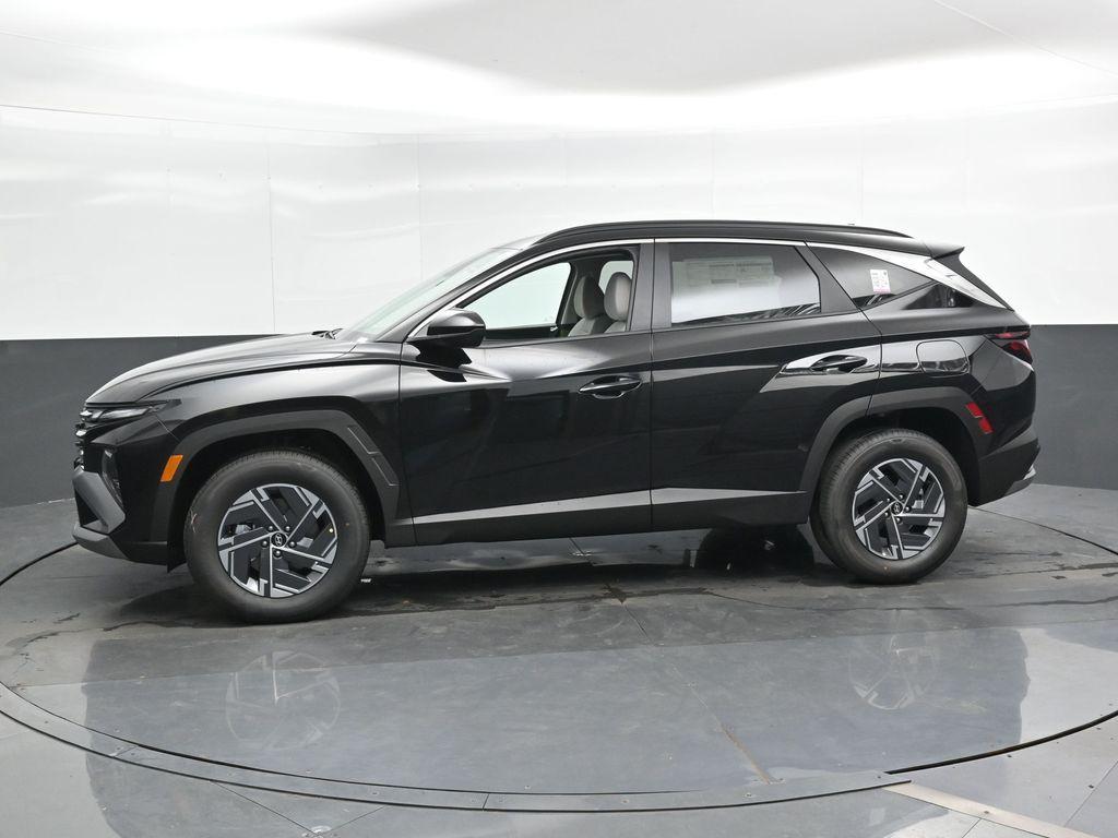 new 2025 Hyundai TUCSON Hybrid car, priced at $33,260