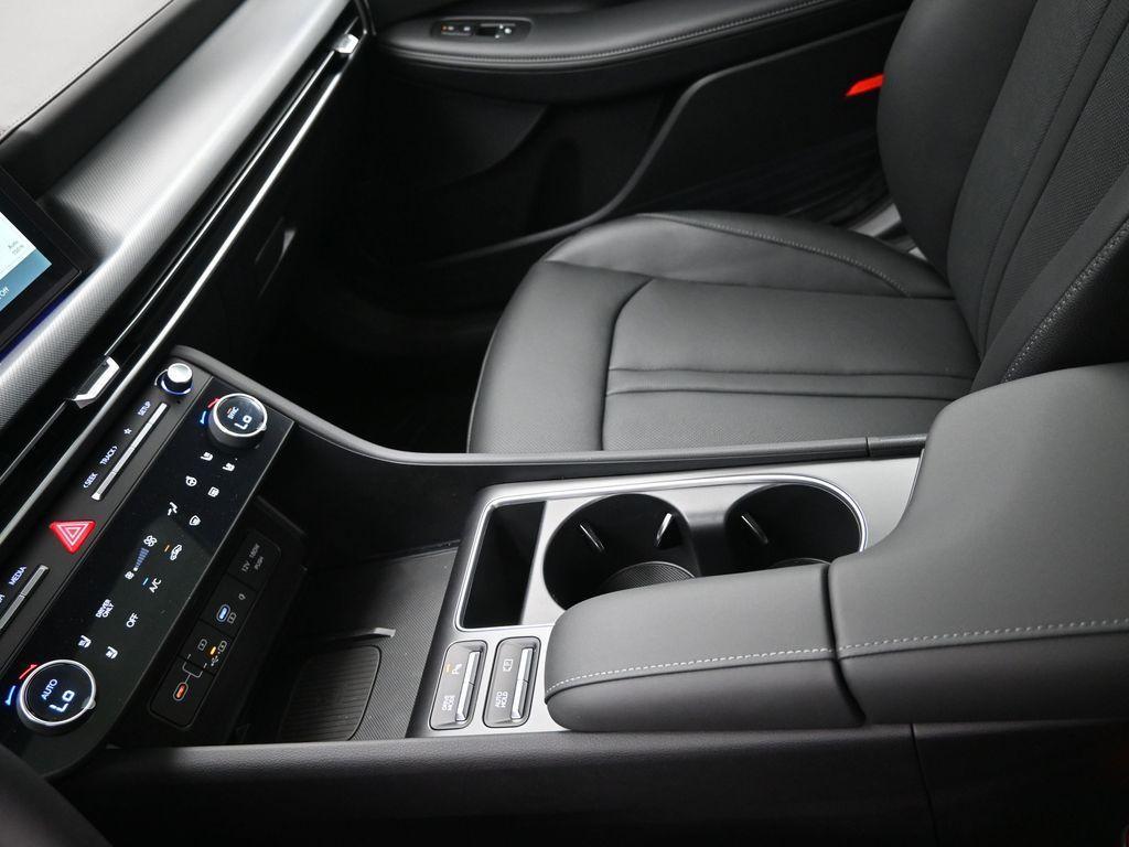 new 2025 Hyundai Sonata Hybrid car, priced at $37,075