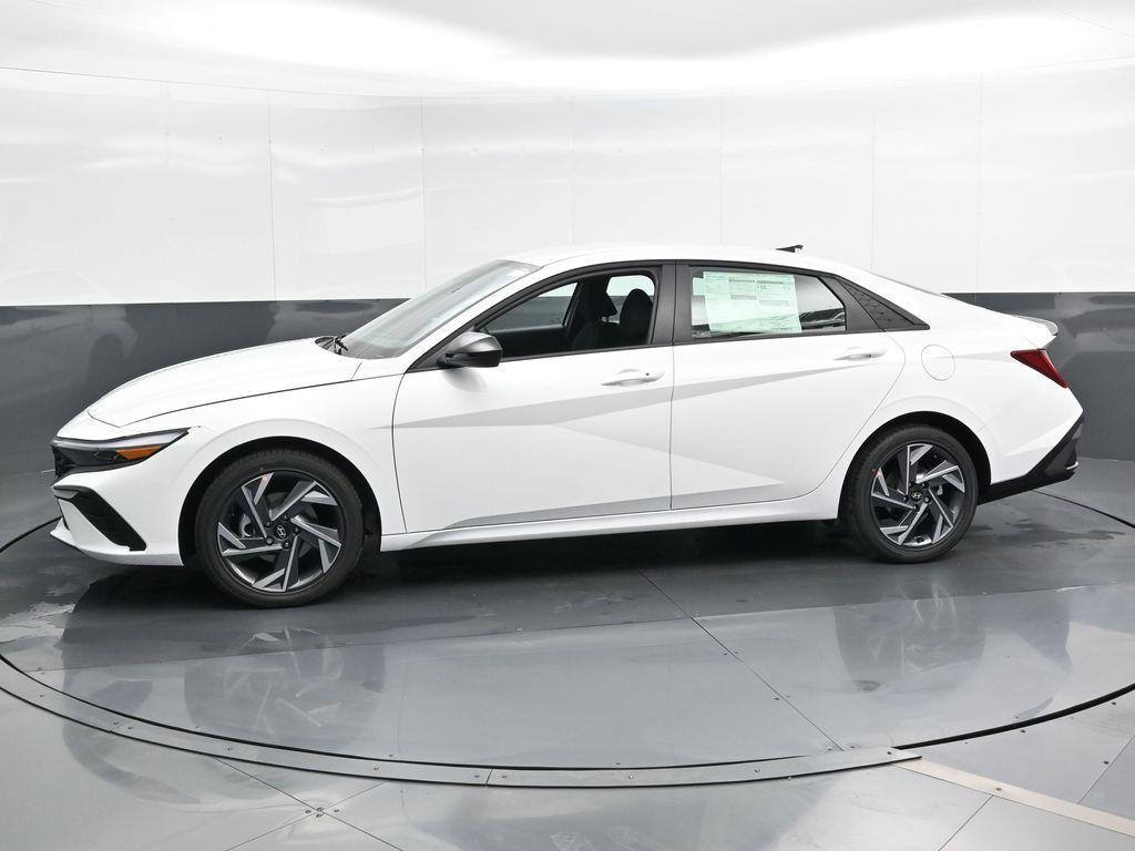 new 2025 Hyundai Elantra HEV car, priced at $27,700