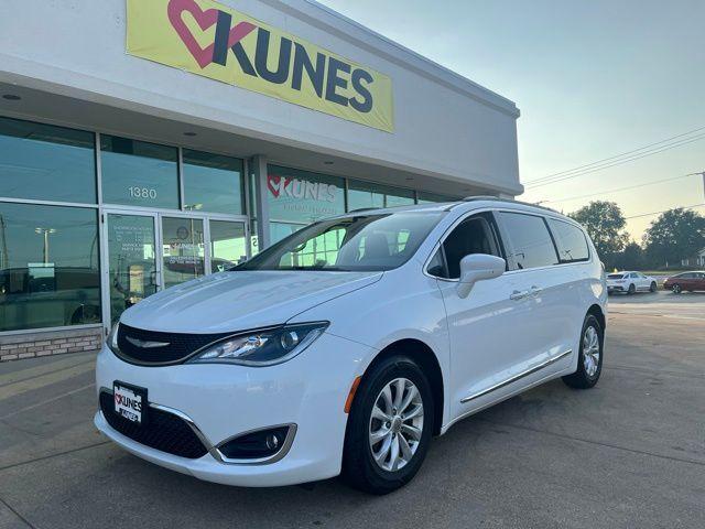 used 2017 Chrysler Pacifica car, priced at $11,277