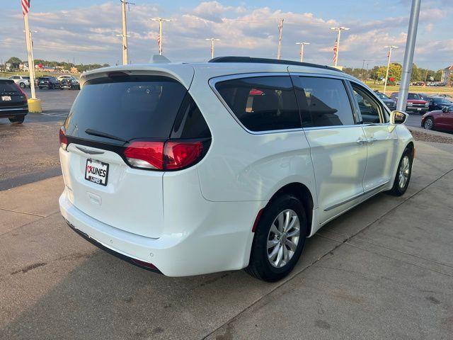 used 2017 Chrysler Pacifica car, priced at $11,277