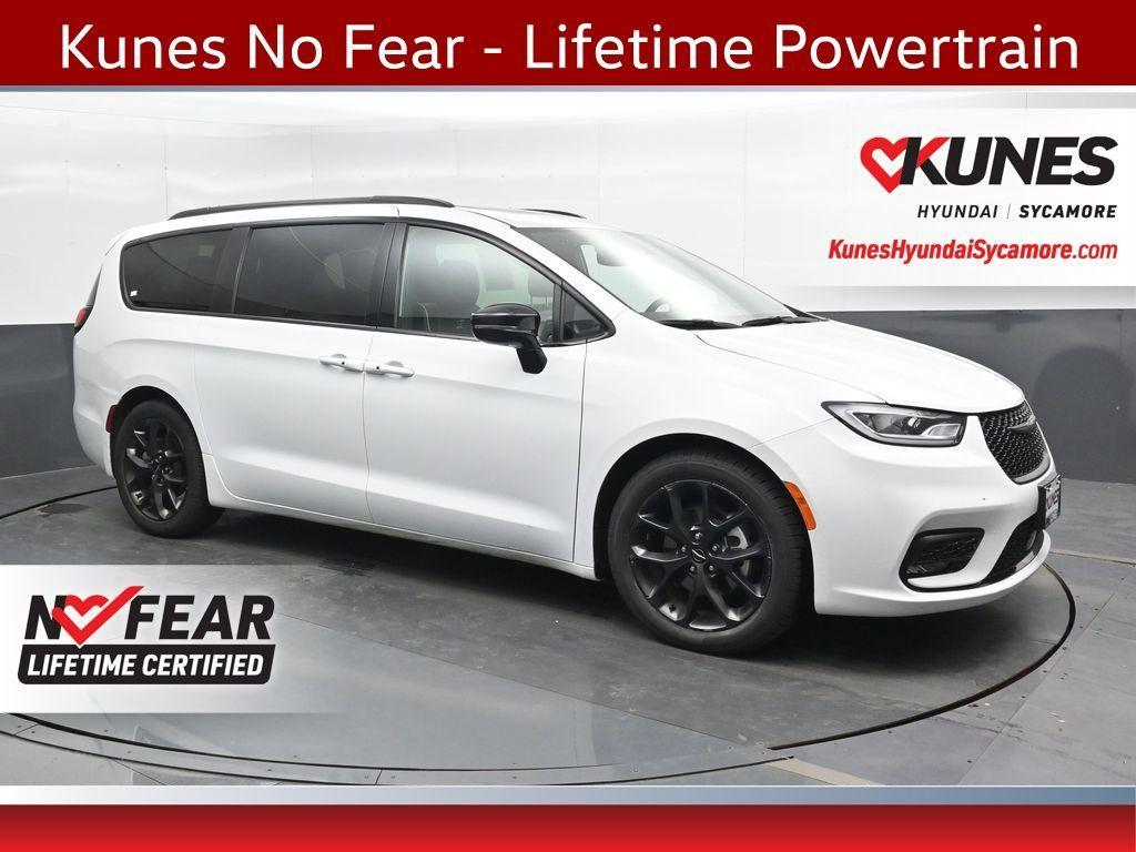 used 2025 Chrysler Pacifica car, priced at $36,824