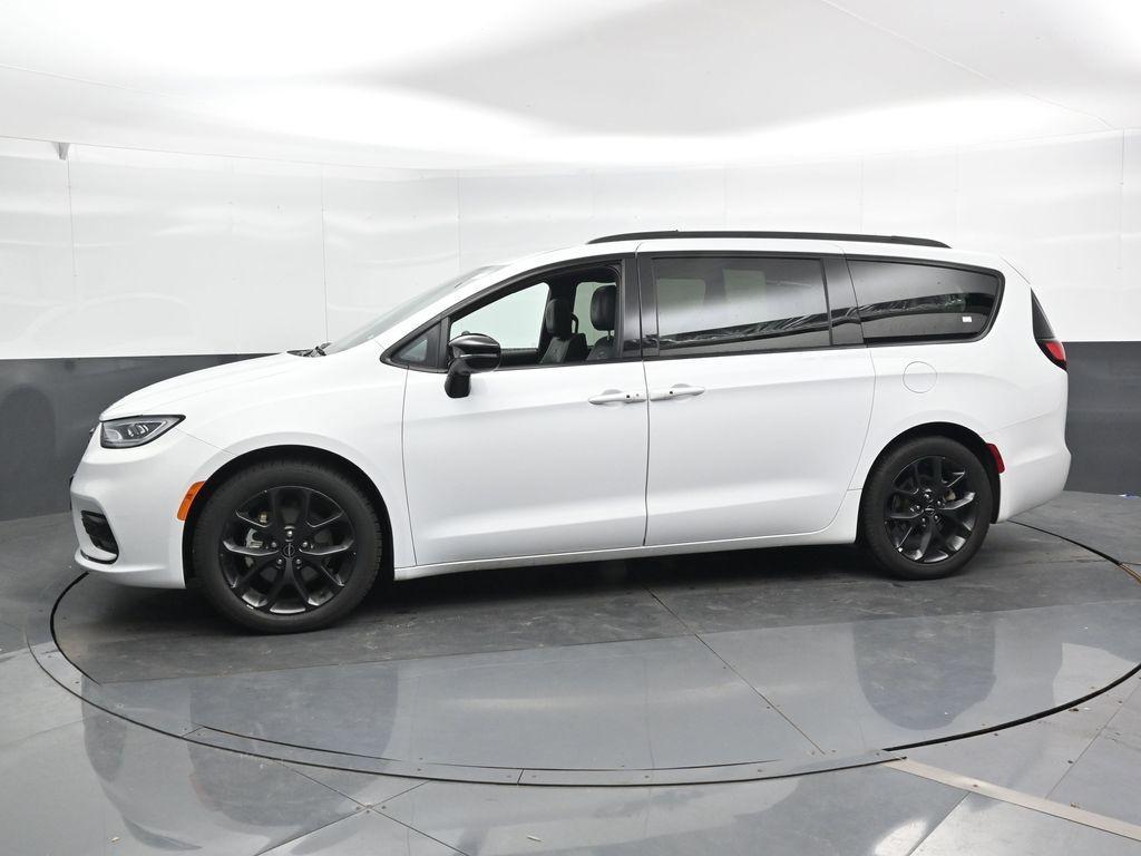 used 2025 Chrysler Pacifica car, priced at $36,824