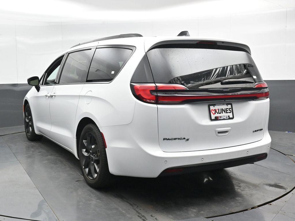 used 2025 Chrysler Pacifica car, priced at $36,824