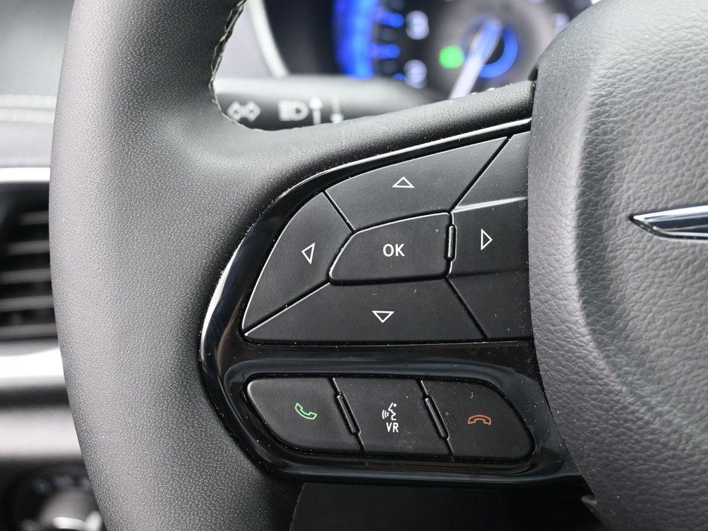 used 2025 Chrysler Pacifica car, priced at $36,824