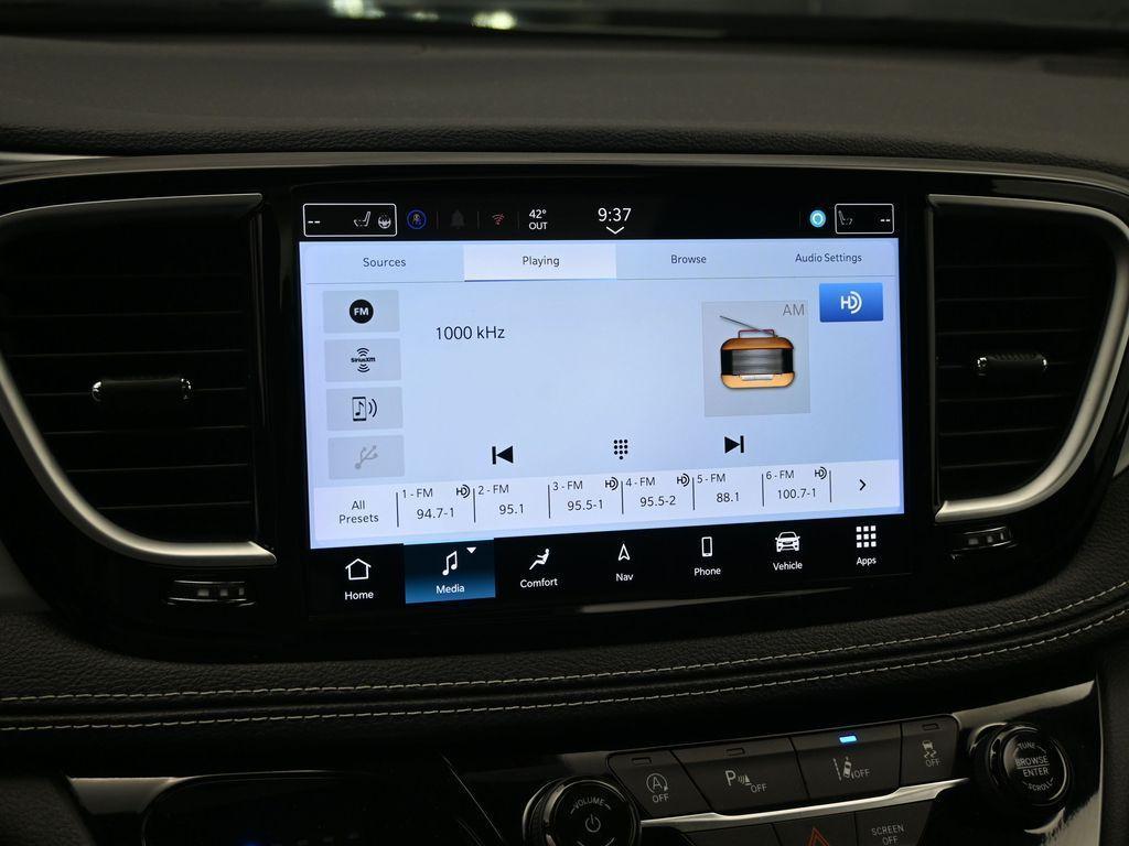 used 2025 Chrysler Pacifica car, priced at $36,824