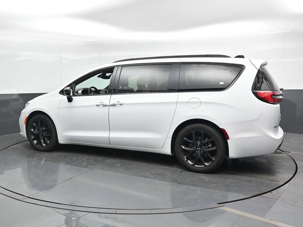 used 2025 Chrysler Pacifica car, priced at $36,824