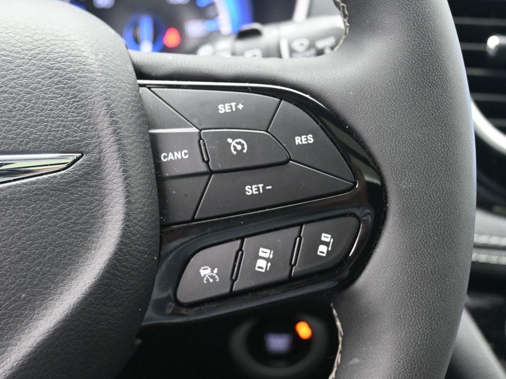 used 2025 Chrysler Pacifica car, priced at $36,824