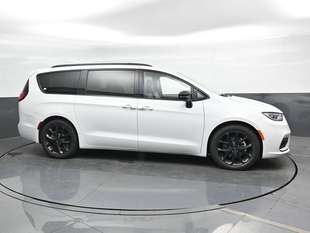 used 2025 Chrysler Pacifica car, priced at $36,824