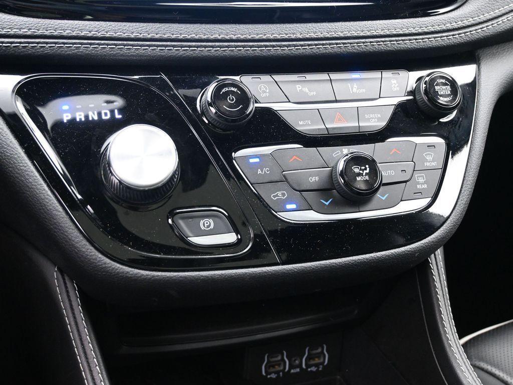 used 2025 Chrysler Pacifica car, priced at $36,824