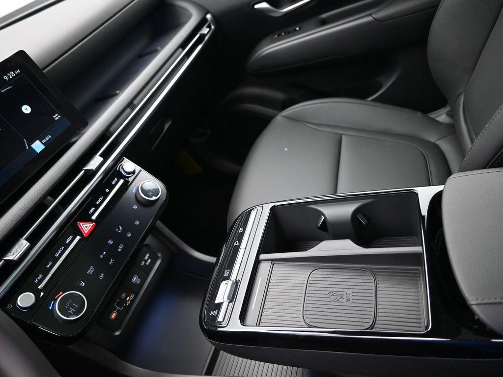 new 2025 Hyundai TUCSON Hybrid car, priced at $36,315
