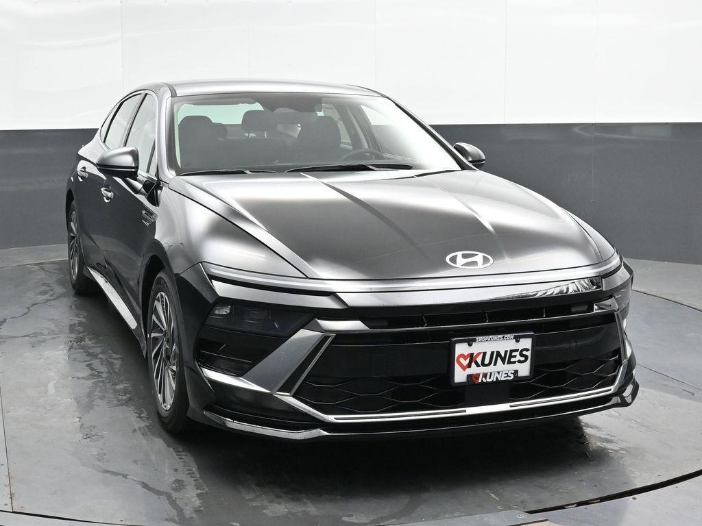 new 2025 Hyundai Sonata Hybrid car, priced at $30,343