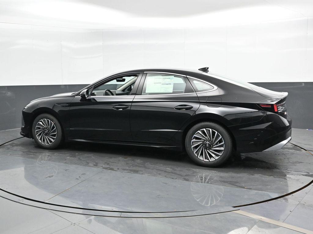 new 2025 Hyundai Sonata Hybrid car, priced at $30,343