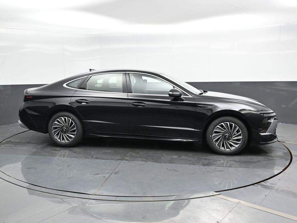 new 2025 Hyundai Sonata Hybrid car, priced at $30,343