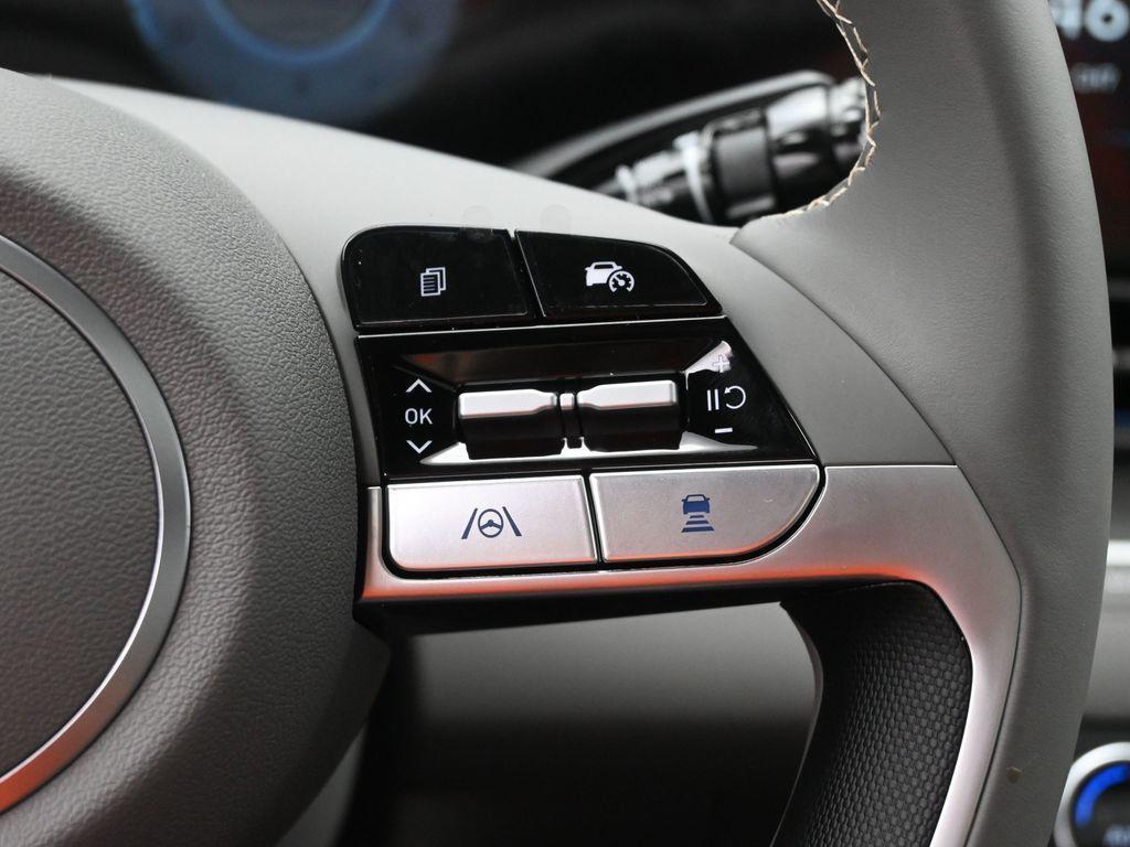 new 2025 Hyundai Elantra car, priced at $25,965
