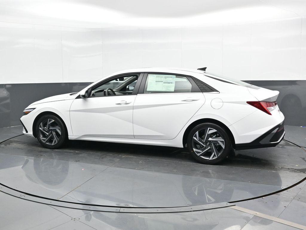 new 2025 Hyundai Elantra car, priced at $25,965