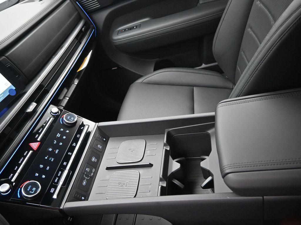 new 2025 Hyundai Santa Fe car, priced at $51,519