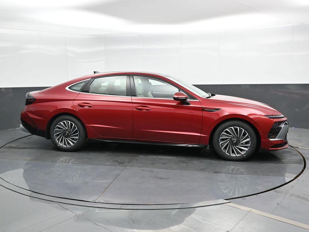 new 2025 Hyundai Sonata Hybrid car, priced at $38,130