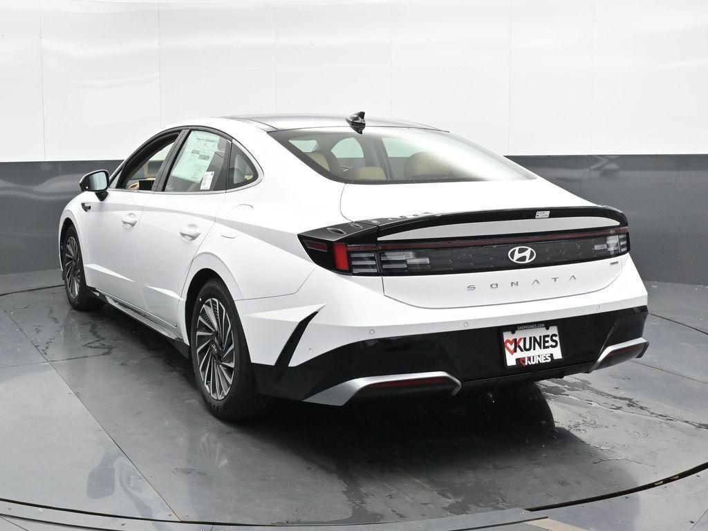 new 2025 Hyundai Sonata Hybrid car, priced at $37,625