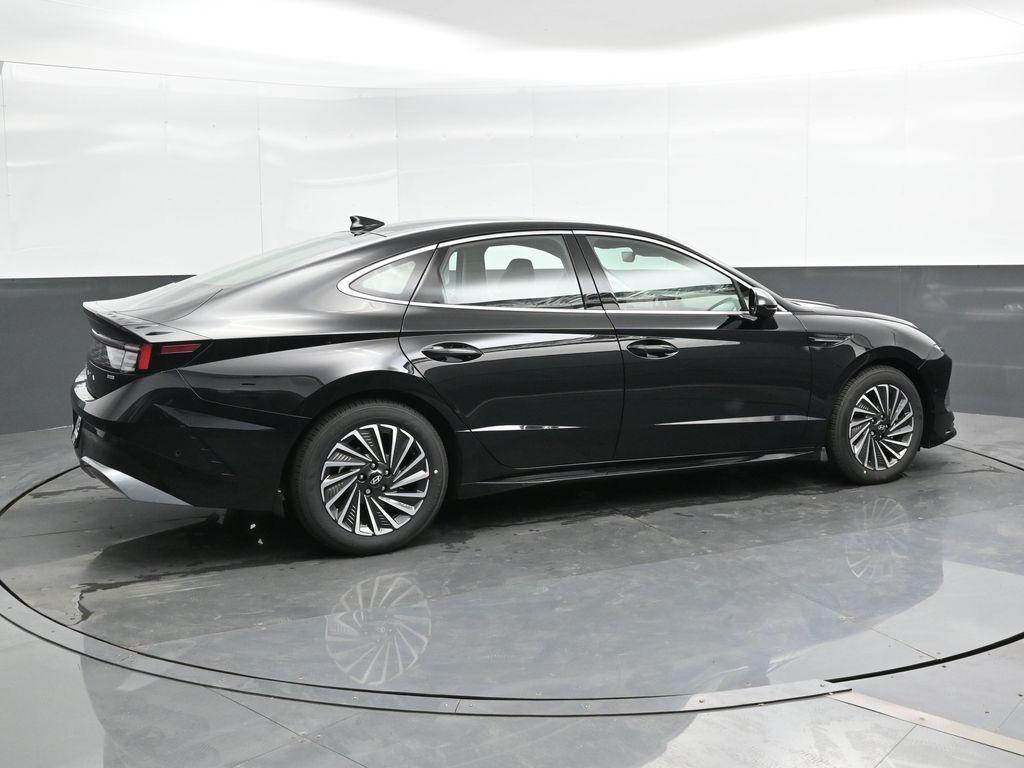 new 2025 Hyundai Sonata Hybrid car, priced at $37,560