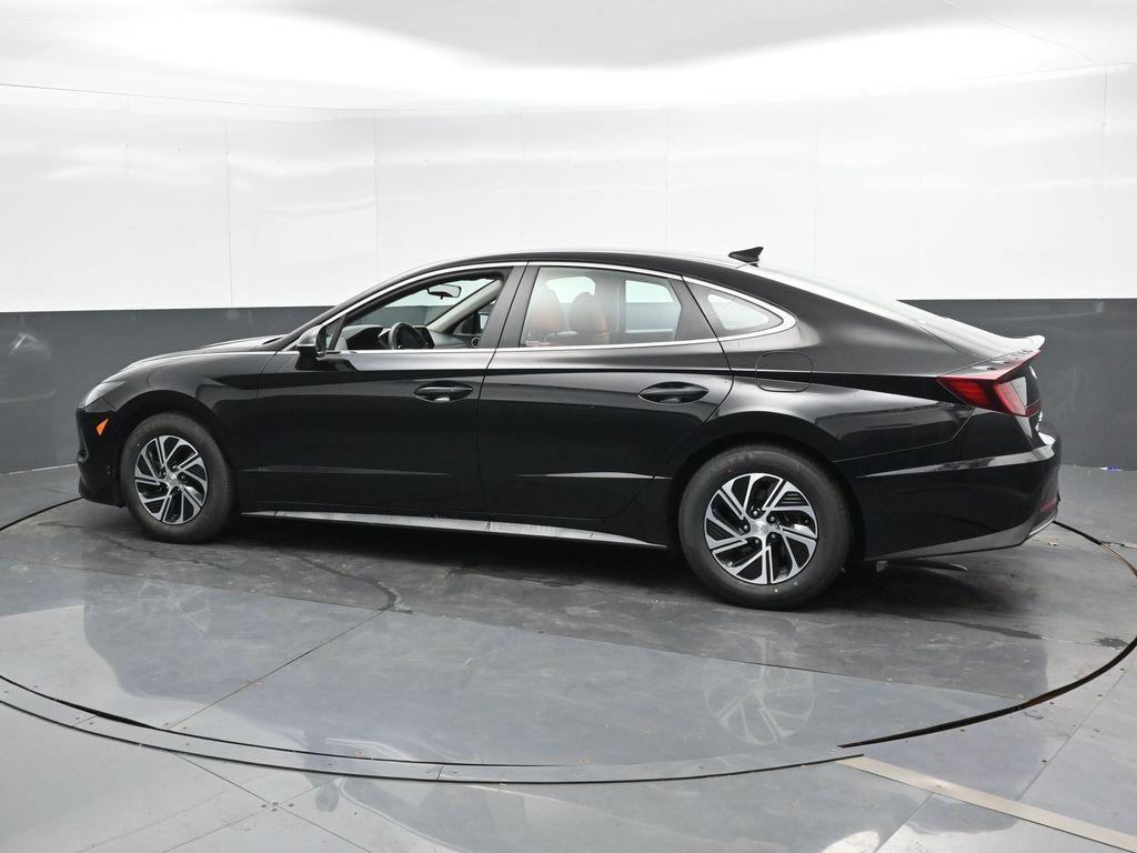 used 2021 Hyundai Sonata Hybrid car, priced at $17,857