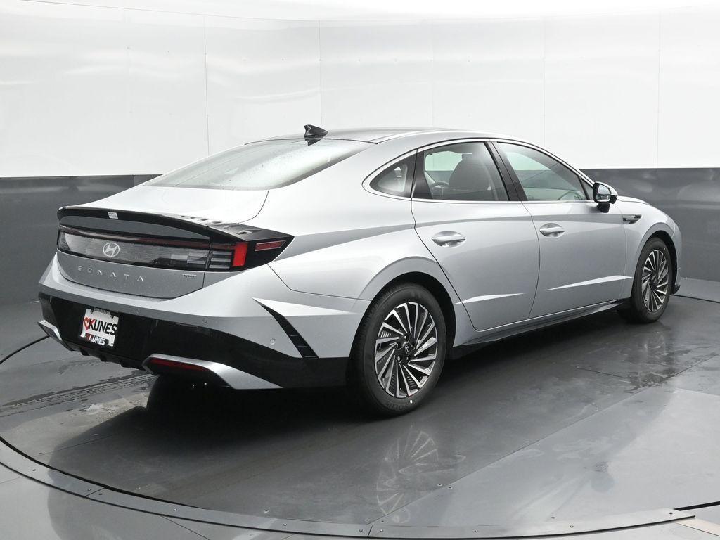 new 2025 Hyundai Sonata Hybrid car, priced at $38,305