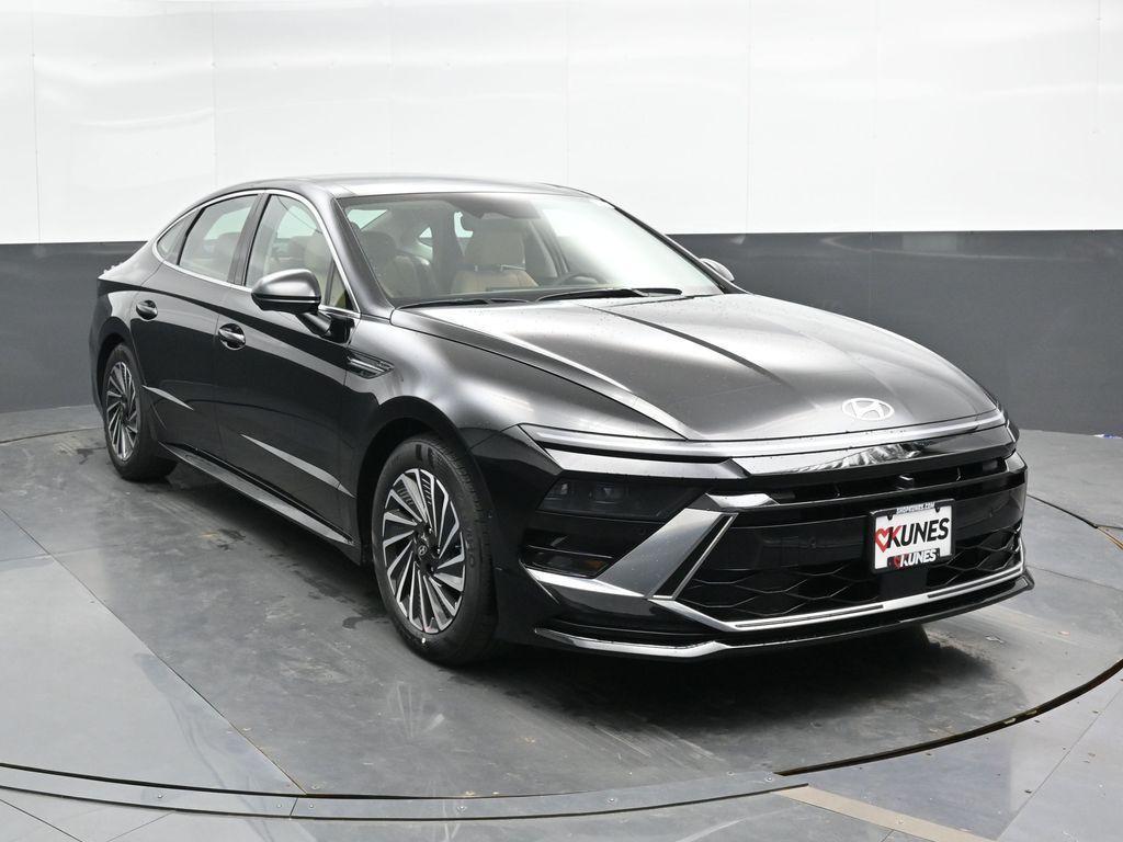 new 2025 Hyundai Sonata Hybrid car, priced at $37,500