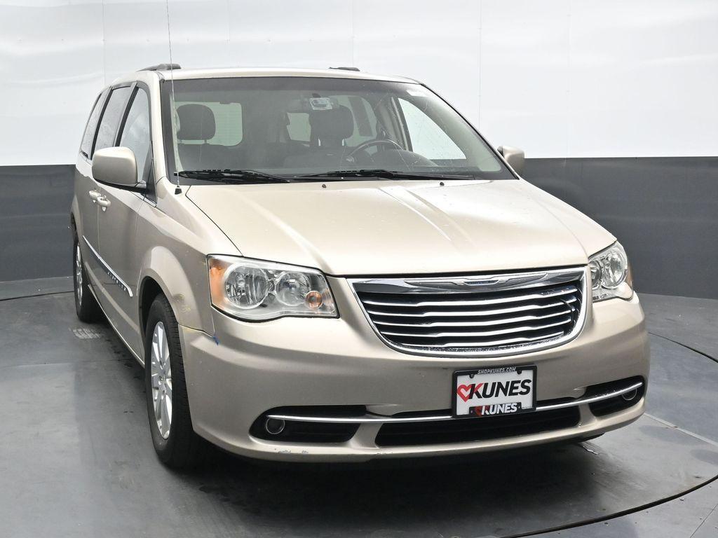 used 2014 Chrysler Town & Country car, priced at $5,790