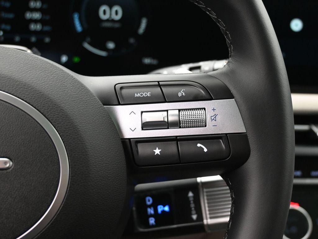 new 2025 Hyundai TUCSON Hybrid car, priced at $38,510