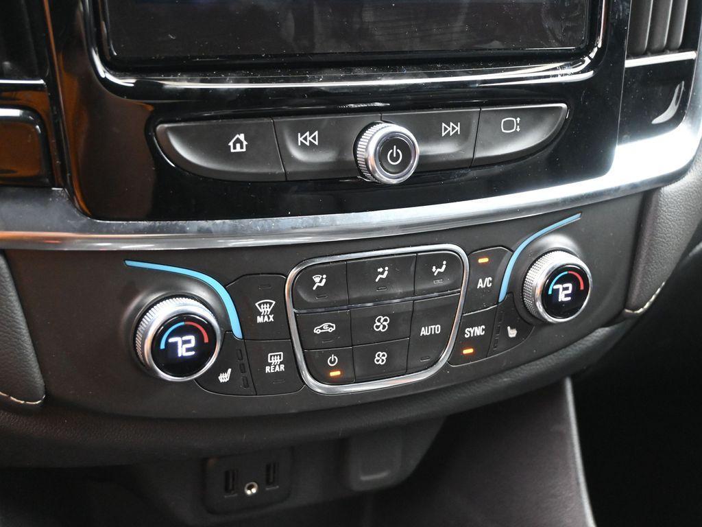 used 2023 Chevrolet Traverse car, priced at $29,983