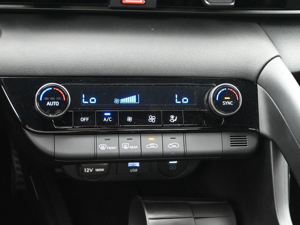 new 2025 Hyundai Elantra car, priced at $22,860