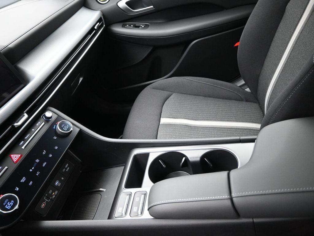new 2025 Hyundai Sonata Hybrid car, priced at $31,675