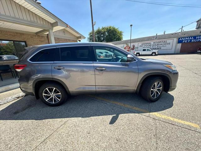 used 2018 Toyota Highlander car, priced at $17,495