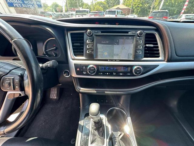 used 2018 Toyota Highlander car, priced at $17,495