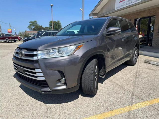 used 2018 Toyota Highlander car, priced at $17,495