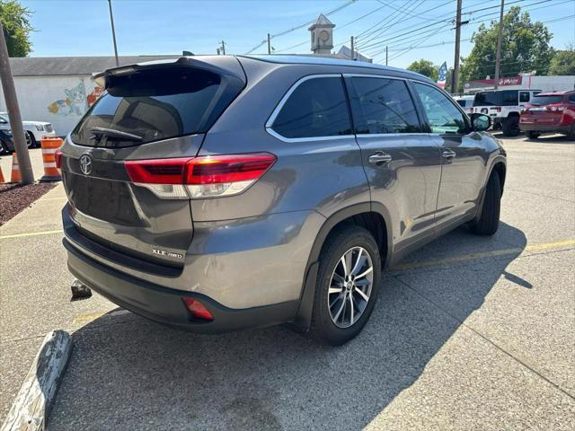 used 2018 Toyota Highlander car, priced at $17,495