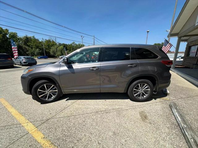 used 2018 Toyota Highlander car, priced at $17,495