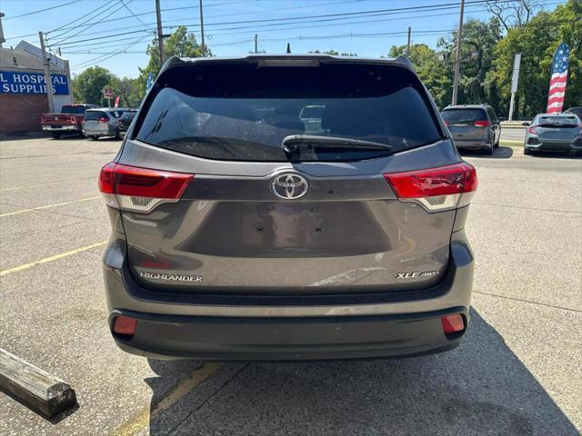 used 2018 Toyota Highlander car, priced at $17,495