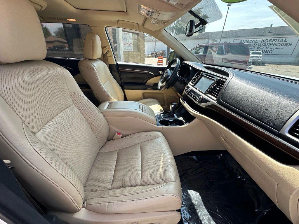 used 2015 Toyota Highlander car, priced at $17,212