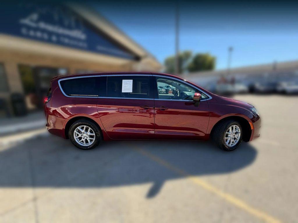 used 2017 Chrysler Pacifica car, priced at $12,995