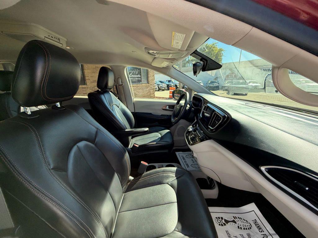 used 2017 Chrysler Pacifica car, priced at $12,995