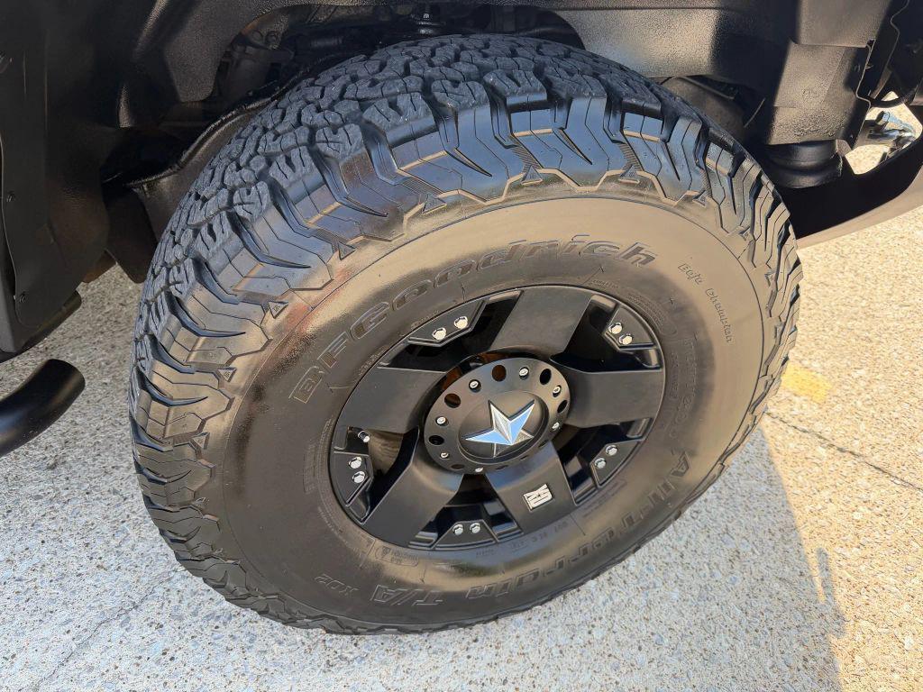 used 2005 Hummer H2 car, priced at $14,995