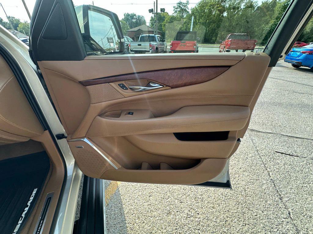 used 2016 Cadillac Escalade ESV car, priced at $22,620