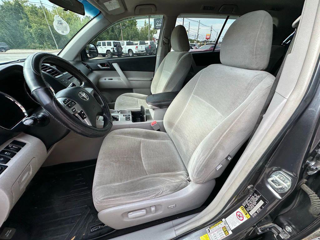 used 2012 Toyota Highlander car, priced at $12,995