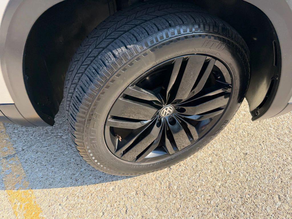 used 2018 Volkswagen Atlas car, priced at $13,426