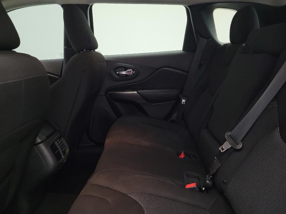 used 2019 Jeep Cherokee car, priced at $18,895