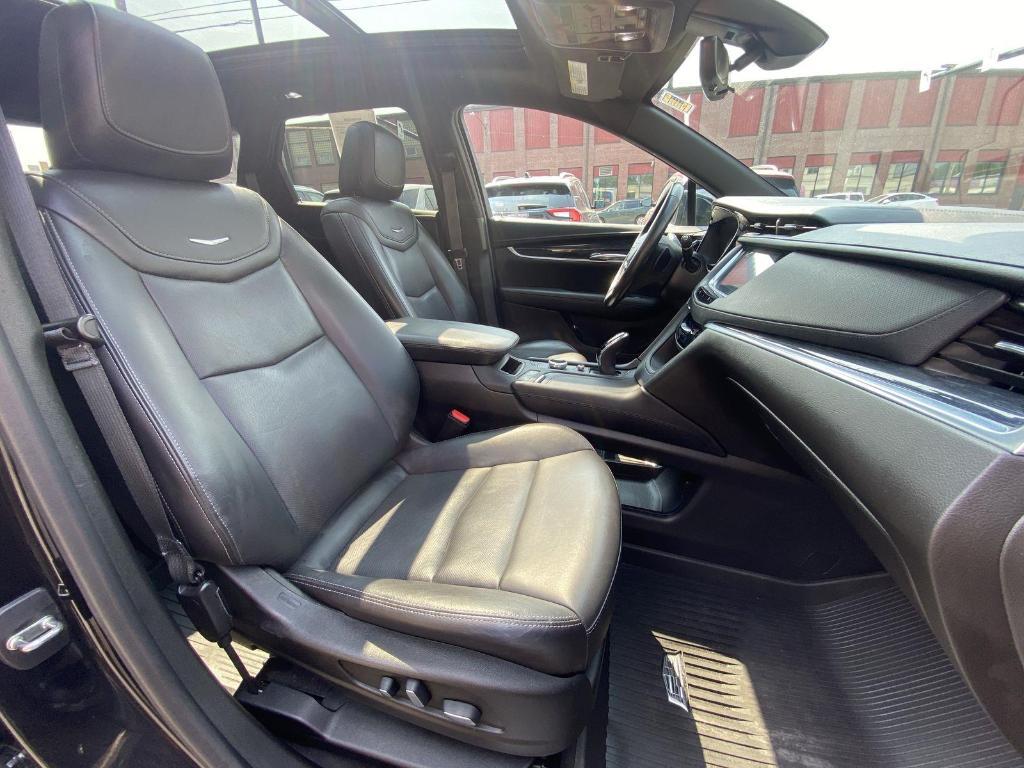 used 2021 Cadillac XT5 car, priced at $30,000