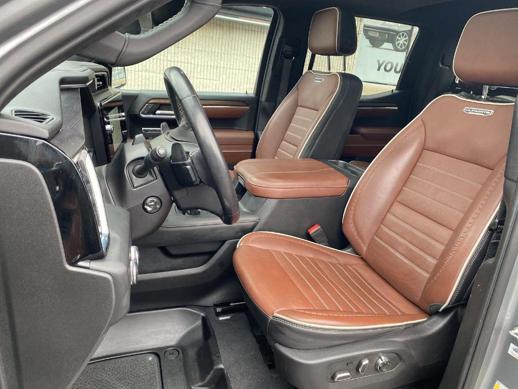 used 2023 GMC Sierra 1500 car, priced at $58,000